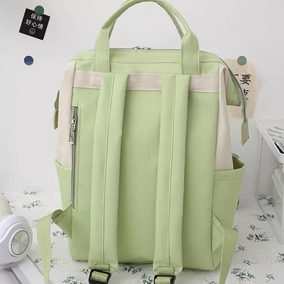Groene Laptop van Rugzakreeksen de Zakmeisjes van het Studenten Duurzame Boek